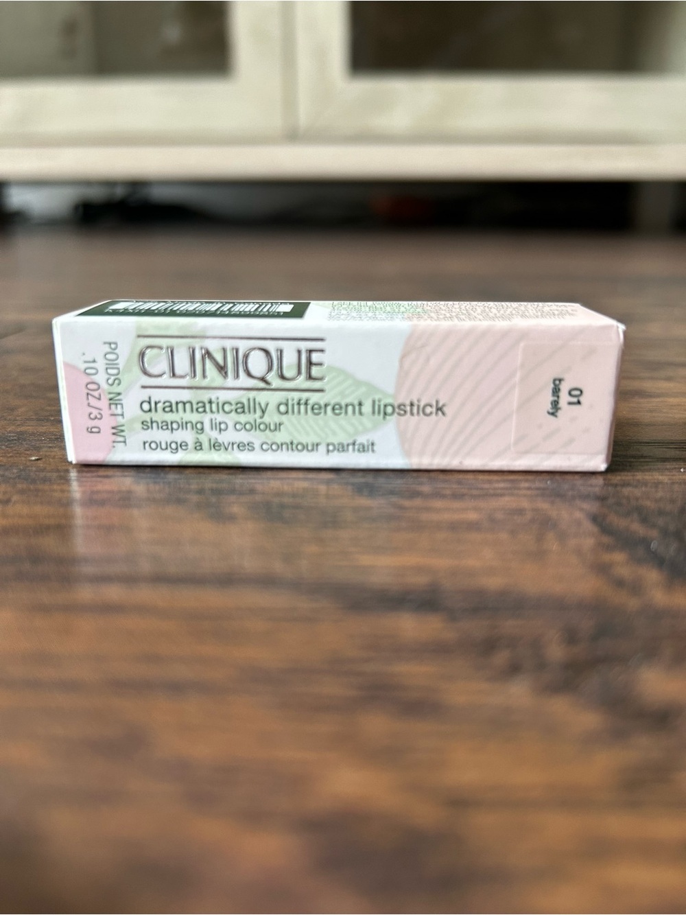 Clinique, Dramatically Different Lipstick (01 Barely)